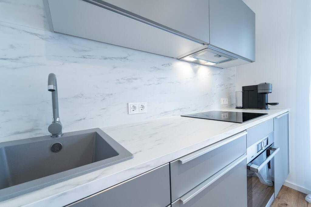 Apartment Mit Balkon Und Privatparkplatz Аугсбург Экстерьер фото